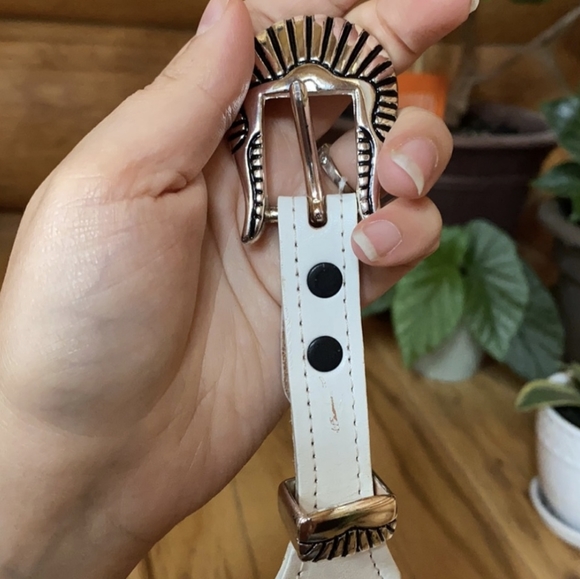 Coastal Cowgirl White Leather Belt - Picture 5 of 7